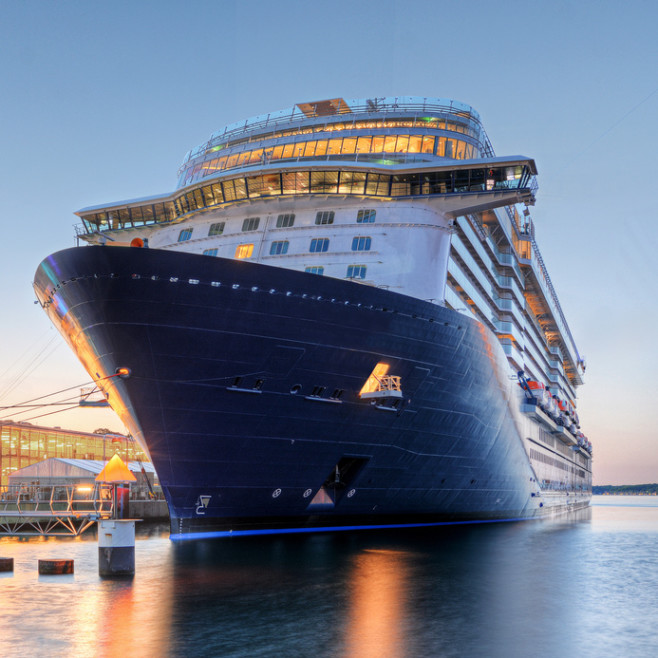 Wie wäre es, das Kreuzfahrtschiff schon vor Urlaubsantritt virtuell zu erforschen?
